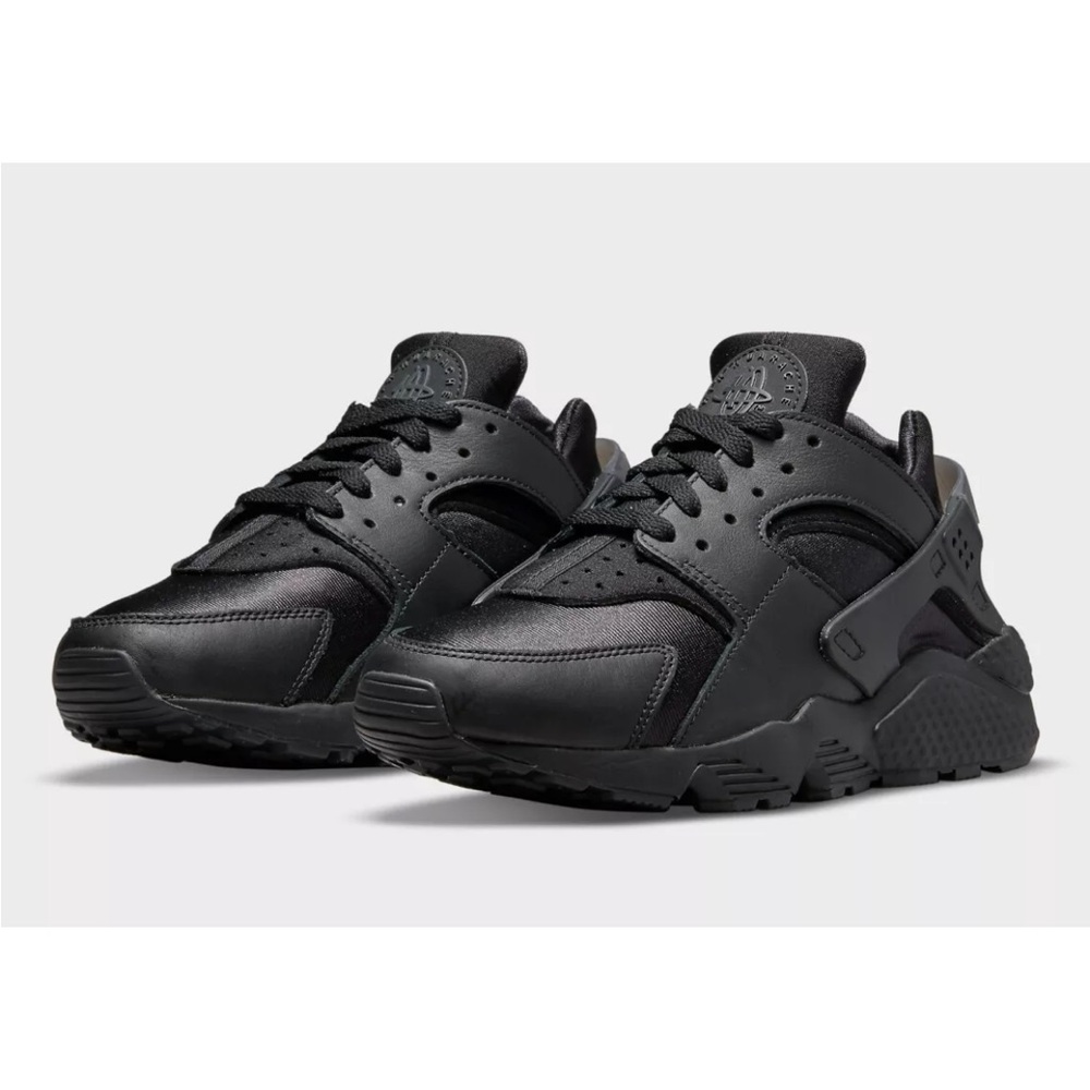 Nike Air Huarache 
Black/Black- Anthracite